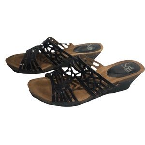 Sofft Black Patent Leather sandals